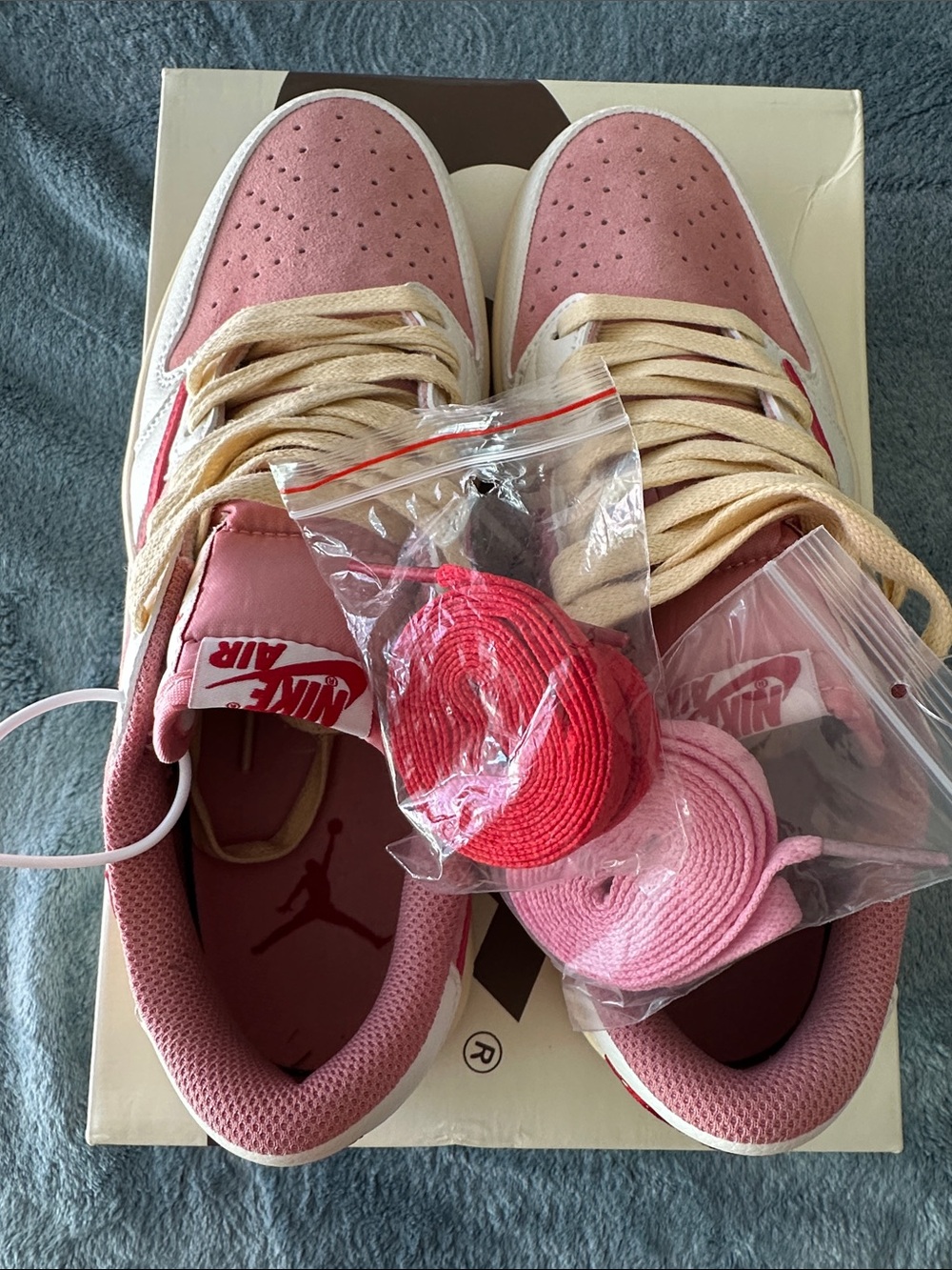 TRAVIS SCOTT LOW JORDAN ONE PINK WITH ROSE RED SWOOSH !!! BRAND NEW !!! - Picture 9 of 9